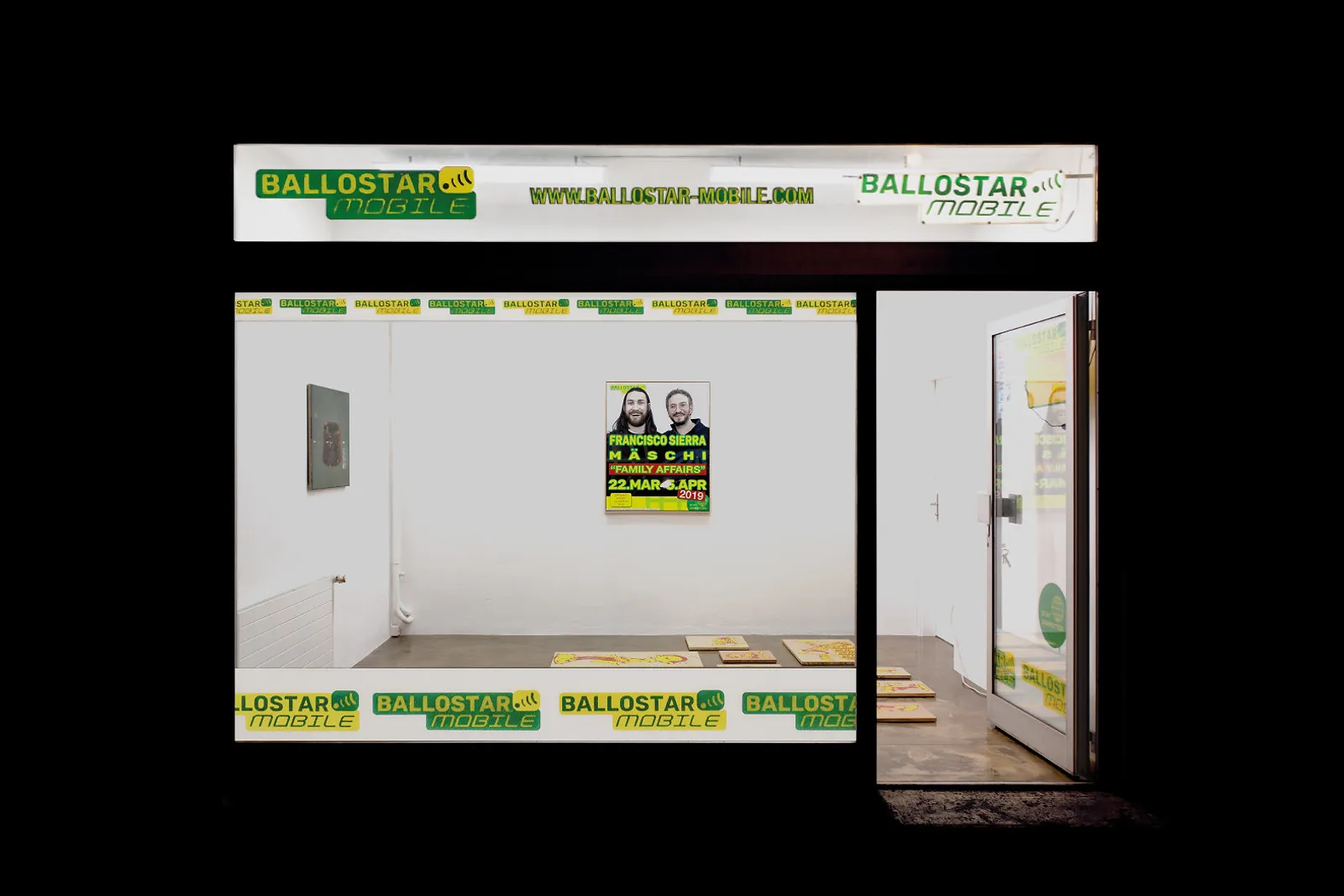 outside-view-ballostar-mobile-exhibition