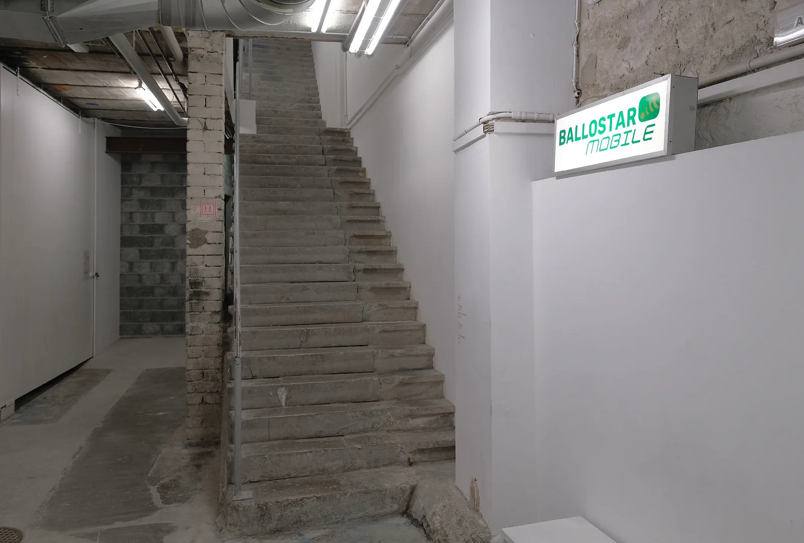 Centre-d-art-neuchatel-ballostar-mobile-